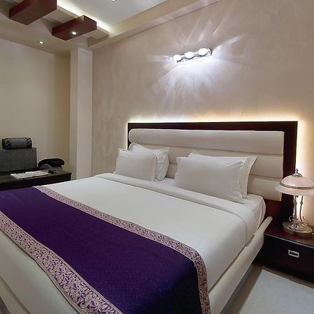 Hotel Central Residency Váránaszi Kültér fotó