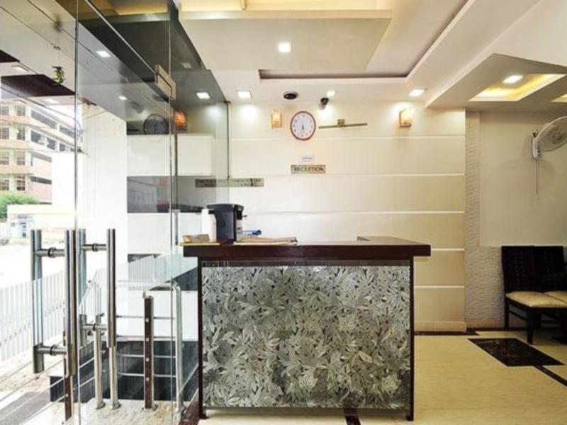 Hotel Central Residency Váránaszi Kültér fotó