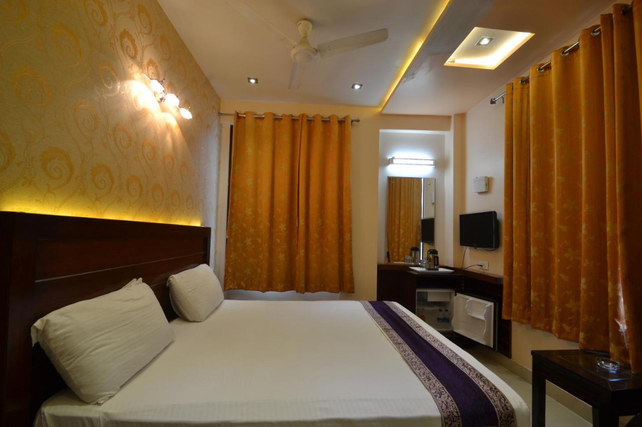 Hotel Central Residency Váránaszi Kültér fotó